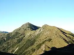 Blick auf den 3496 m hohen Sanchashan (三叉山) am Westrand von Zhuoxi