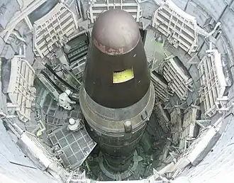 Interkontinentalrakete im Raketensilo auf dem Gelände des Titan Missile Museums.