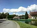 Drehbrücke über den Sambre-Oise-Kanal