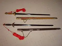 zwei Taijijian