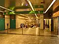 Abgang von der Verteilerebene zur Bahnsteigebene