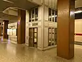 Aufzug auf der Bahnsteigebene