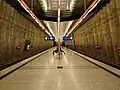 Bahnsteigebene mit Mittelbahnsteig 2018