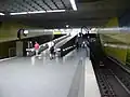 Rampe von der Bahnsteigebene zum Verteilergeschoss