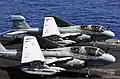 Zwei Prowlers an Bord der Kitty Hawk