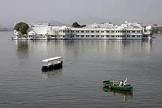 Lake Palace (Hotel) im Pichhola-See, Udaipur, Indien
