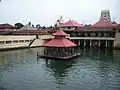 Tempelteich aus dem 20. Jh. in Udupi, Karnataka