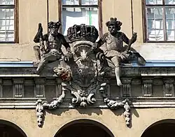 Wappen auf Schloss Übigau mit Herakles, Dresden