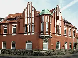 Kreuzstraße 1, das ehemalige Sparkassengebäude von 1906