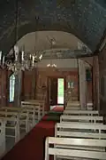 Kirchenschiff und Westportal