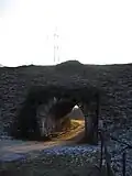 Detail einer ehemaligen Bahn-Unterführung bei Sonnenuntergang