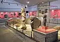 Stelen und Skulpturen aus Göbekli Tepe