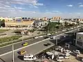 Blick über den zentralen Marktbereich und den Busbahnhof