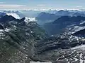 Blick vom Rheinwaldhorn 3402 m nach Osten, "Ursprung" mit jungem Hinterrhein und weiter in Richtung Hinterrheintal