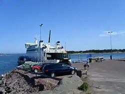 Fähre am Hafen von Vårdö