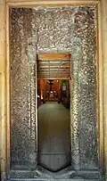 Das Westportal zum Laubengang (ehemaliges Südportal des Chores)