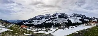 Veitsbergkamm mit Frechjoch. Davor Ackernalm.