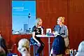 Eva Gesine Baur (links) und Annette Kreutziger-Herr bei einem Mozart-Abend