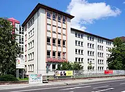 Gebäude der vhs: Außenansicht von Südwest