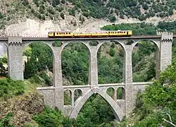 Das Viadukt von Séjourné bei Fontpédrouse auf der Ligne de Cerdagne