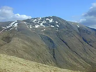 Blick zum A’ Chràlaig vom nordwestlich liegenden An Cnapach, einem Vorgipfel des Ciste Dhubh