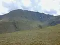 Der Aonach air Chrith von Norden, gesehen vom oberhalb des zwischen den nach Norden führenden Graten des Maol Chinn-dearg und des Aonach air Chrith liegenden Coire nan Eirecheanach