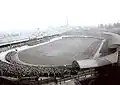 Der Villa Park 1907 bei einem Spiel von Aston Villa gegen den FC Liverpool