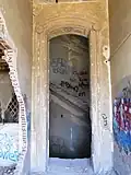 Eingangstür zur Ehrentreppe (August 2011)
