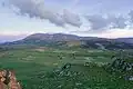 Blick vom Westrand des Hochplateaus des Witoschagebirges zu den Gipfeln Malak Resen, Goljam Resen und Tscherni Wrach