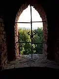 Turmfenster mit geschmiedetem Gitter