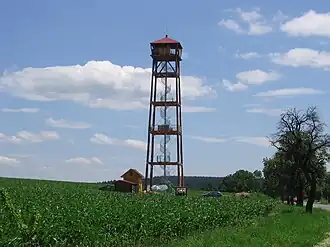 Aussichtsturm auf der Anhöhe Kastel