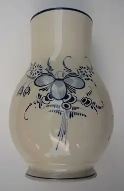 Vase Dekor à la feuille de trèfle, Ende 18. Jahrhundert