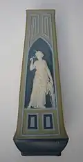 Vase aus Phanolith (Anfang 20. Jhd.), Entwurf und Ausführung Johann Baptist Stahl (1869–1932)