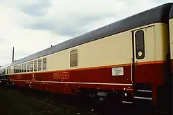 Rheingold-Clubwagen der Gattung WGmh854 mit dem 1983 eingeführten orangen Zierstreifen