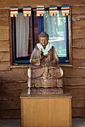 Kibo-Altar mit Buddha-Statue