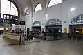 Wartehalle im Inneren des Gebäudes
