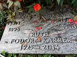Walter Karrer-Schramm (1891–1961) Chemiker. Grabplastik von Carl Gutknecht (1878–1970), Friedhof am Hörnli.