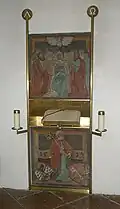 Der Wandschrein wurde 1998 mit Platten von 1549 gebildet, die am Volksaltar angebracht waren.
