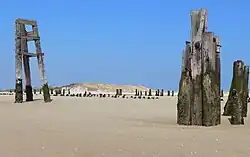 Überreste des Schiffsanlegers und der Wangerooger Inselbahn am Ostende