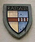 Das Wappen von Heessen am vormaligen Rathaus, dem heutigen Bezirks- und Bürgeramt