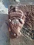 Blick nach Osten. Linker Wappenstein mit dreigeteiltem Kurpfalz Wappen (Löwe, Raute, Krone)