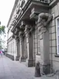 Die balkontragenden Atlanten an der Krakowskie Przedmieście
