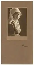 Stella Davies meldete sich im März 1915 freiwillig für den Krankenpflegedienst der australischen Armee und diente in Ägypten und Frankreich im Australian General Hospital Nr. 1.