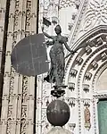 Replik der Wetterfahne der Kathedrale von Sevilla, die 1999–2005 benutzt wurde, während das Original restauriert wurde.