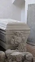 Sarkophag mit dem Wedderkopschen Wappen, wohl Gottfried von Wedderkop, in der Dechanten-Kapelle