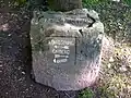 Wegweiserstein am Leopoldstein, Richtung Königstuhl, Gaiberg und Bergbahn
