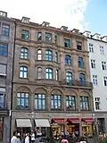 Weinstraße 11; Wohn- und Geschäftshaus