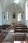 Im Inneren der neueren Kapelle.