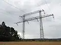 Portalmast der 220-kV-Leitung Lehrte–Borken bei der Kreuzung der Werra in der Nähe von Hedemünden