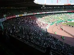 Westkurve des Weser­stadions mit dem Gäste­bereich vor dem Umbau